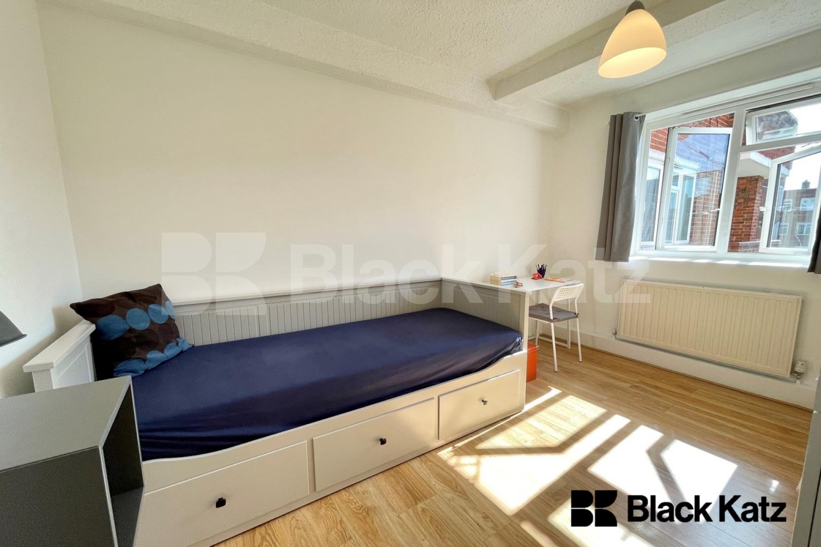 			Under Offer, 3 Bedroom, 1 bath, 1 reception Apartment			 Enid Street, Bermondsey